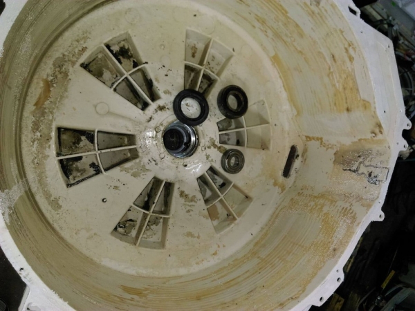 Замена подшипника в стиральной машине Indesit